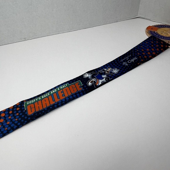 2017 Run Disney Walt Disney World Goofy Race and a Half Challenge Medal - Picture 7 of 7